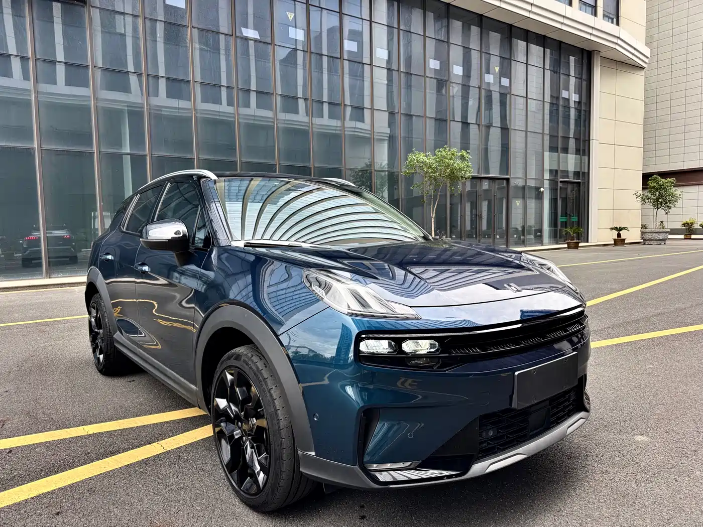 Lynk & Co 06 2020 1.5T Halo фото 3