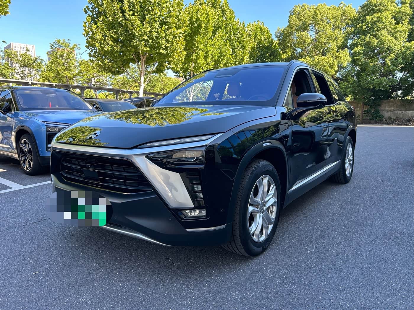 NIO ES8