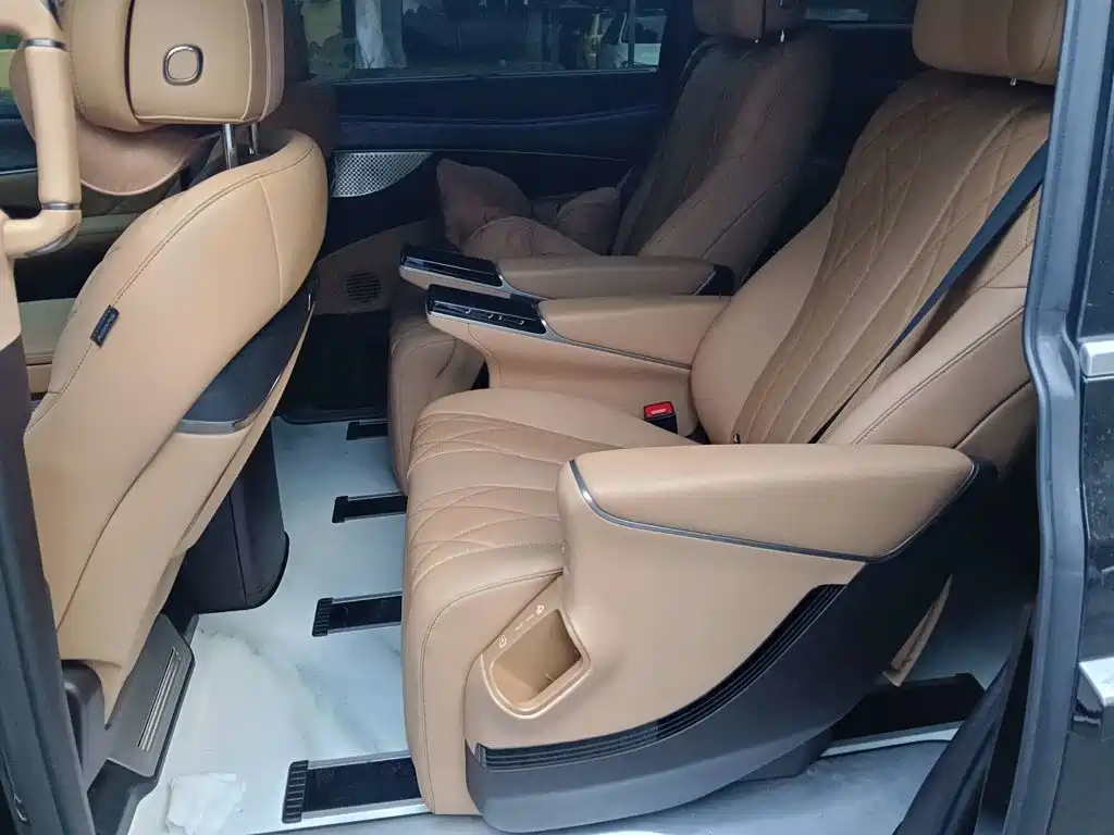 Denza D9 2025 2025 DM-i Smart Drive Edition 1020 AWD Luxury
