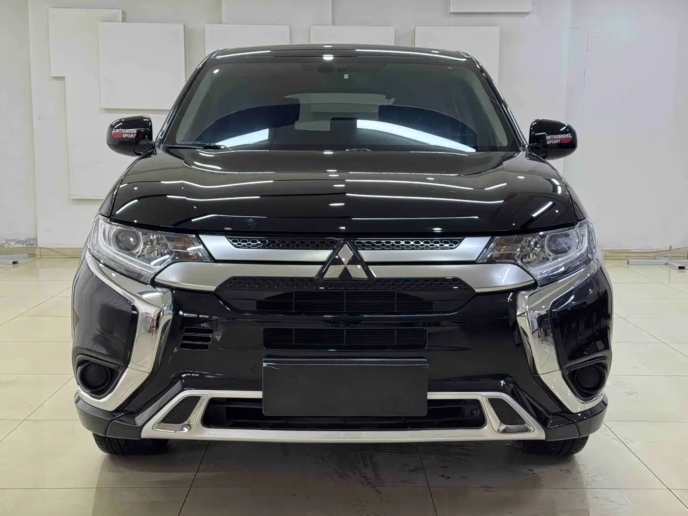 Mitsubishi Outlander 2021 Facelift 2.0L 2WD Comfort Edition 5-Seater фото 2