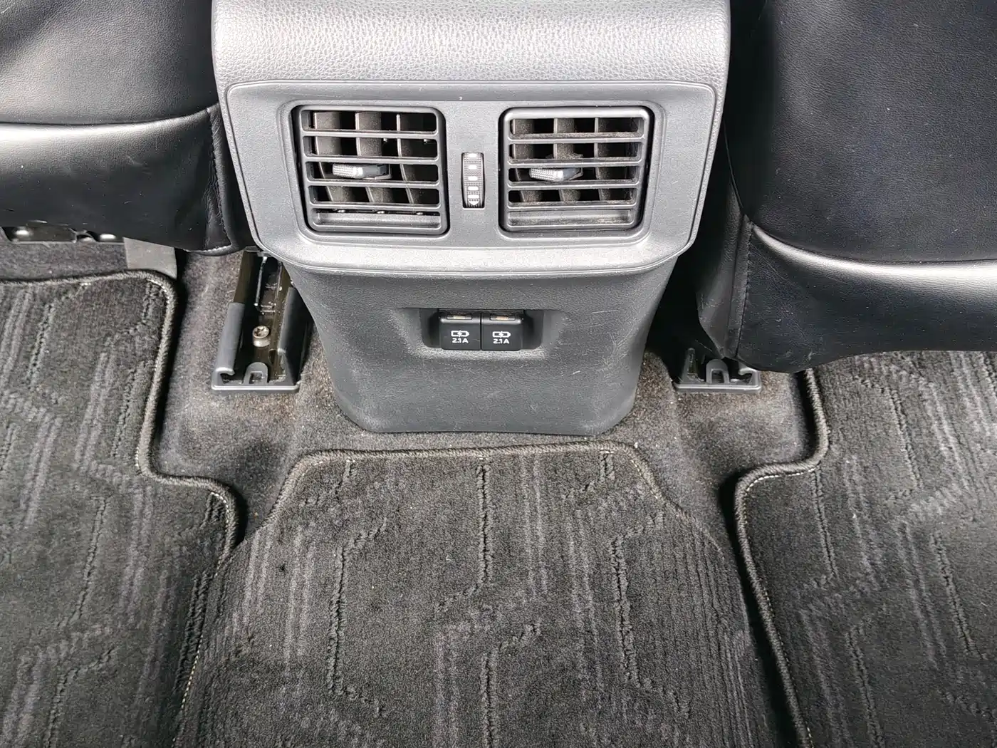 Toyota RAV4 Rongfang 2020 Hybrid 2.5L E-CVT 2WD Elite Edition фото 18