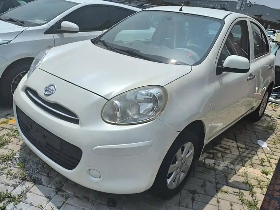 2013 Nissan March