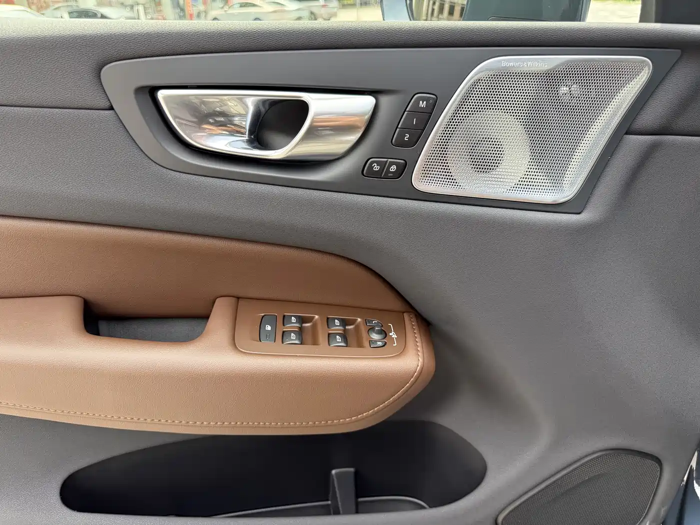 VOLVO XC60 PLUG IN HYBRID