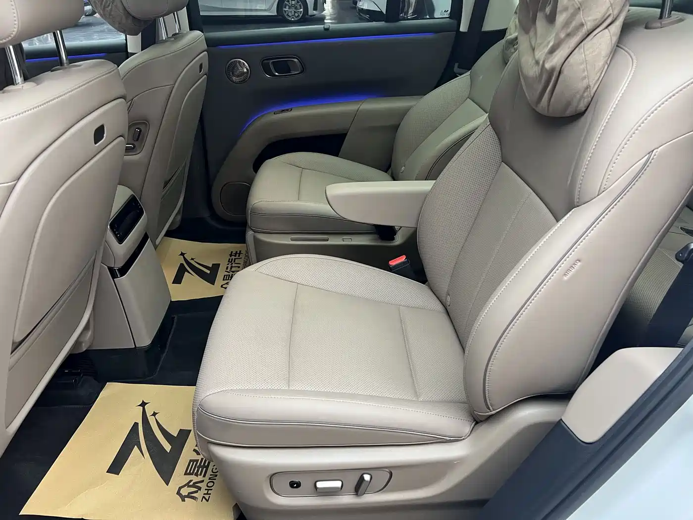 Li Auto Li i8 2025 2025 Standard Edition