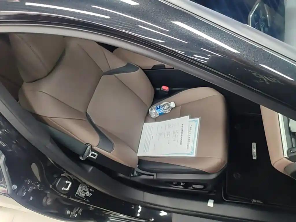 Lexus ES 2026 2025 200 Ultimate Edition