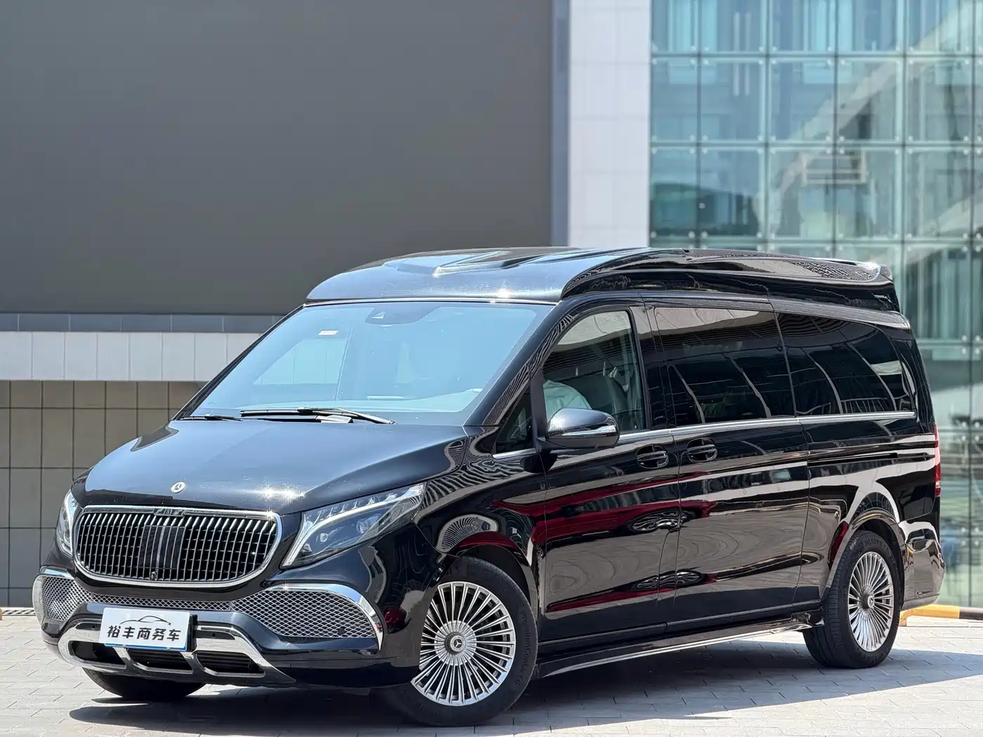 Mercedes-Benz V-Class 2022 V 260 L Long Wheelbase Luxury Edition