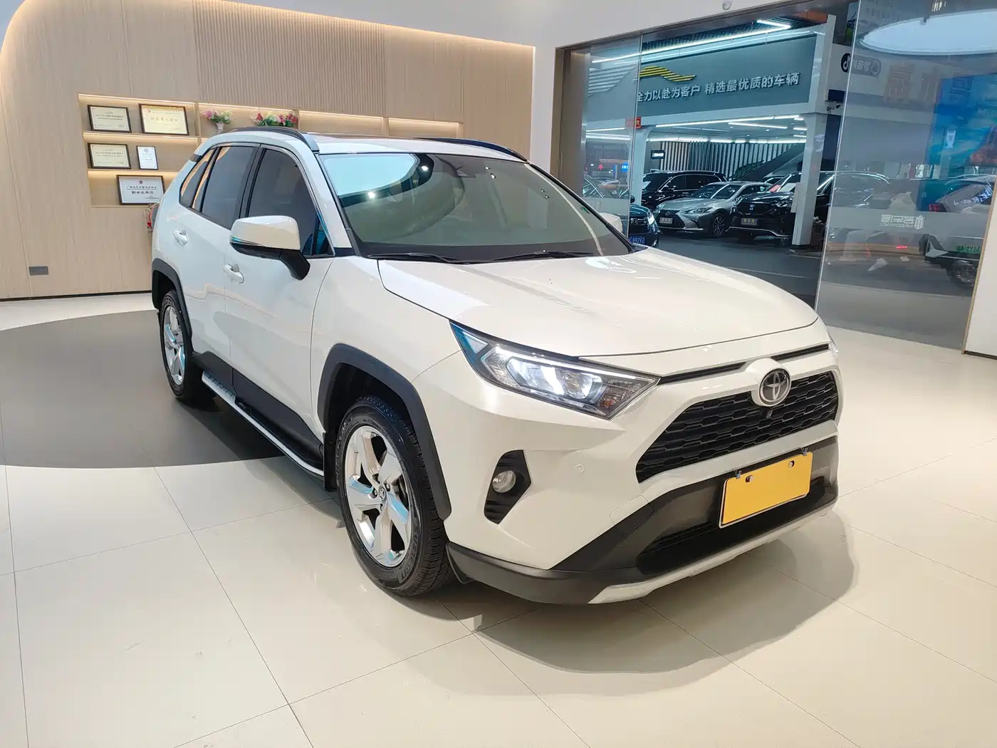 Toyota RAV4 Rongfang 2020 2.0L CVT 2WD Trend Edition фото 2