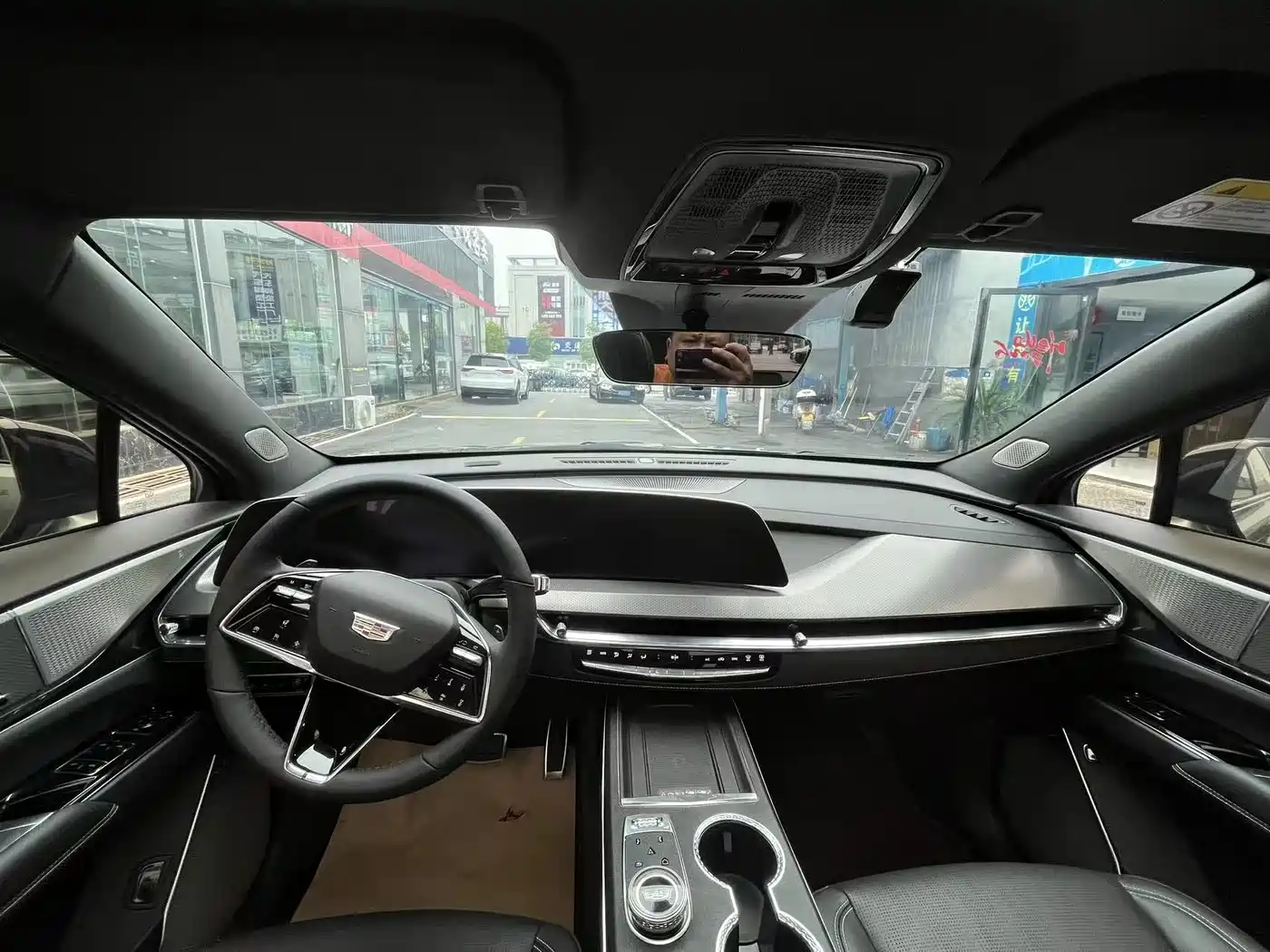 Cadillac XT5 2025 2.0T Premium Model фото 5