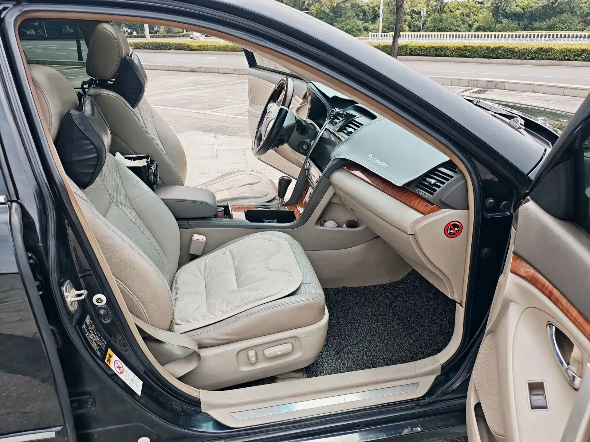 Фото 16 - Toyota Camry