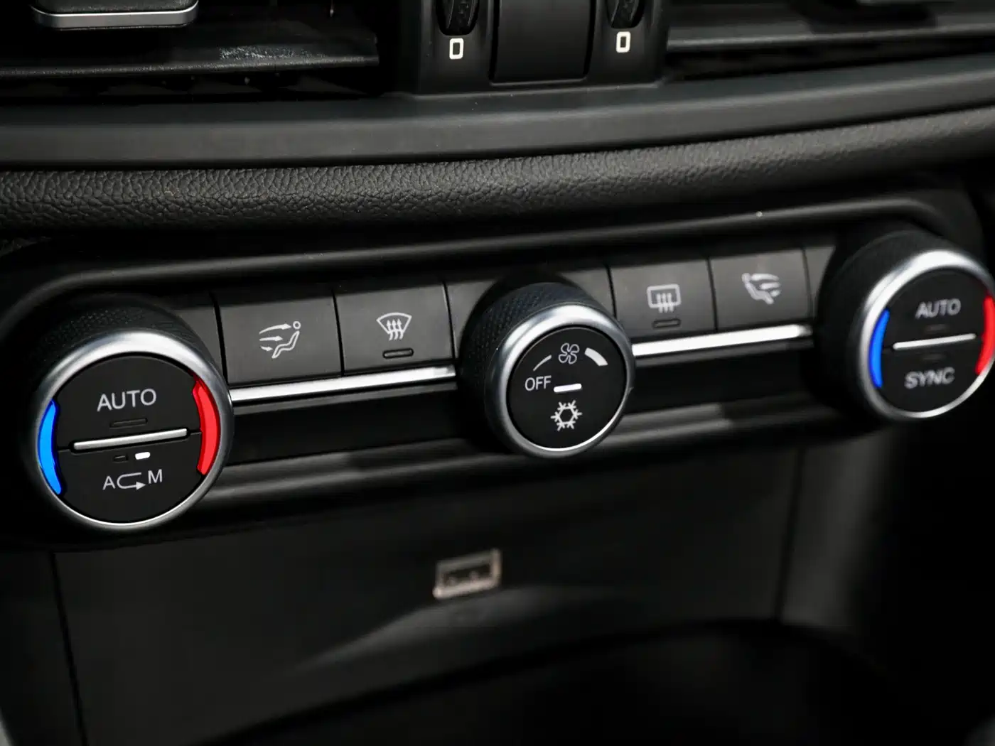 Alfa Romeo Giulia 2017 2017 2.0T 200HP Luxury Edition
