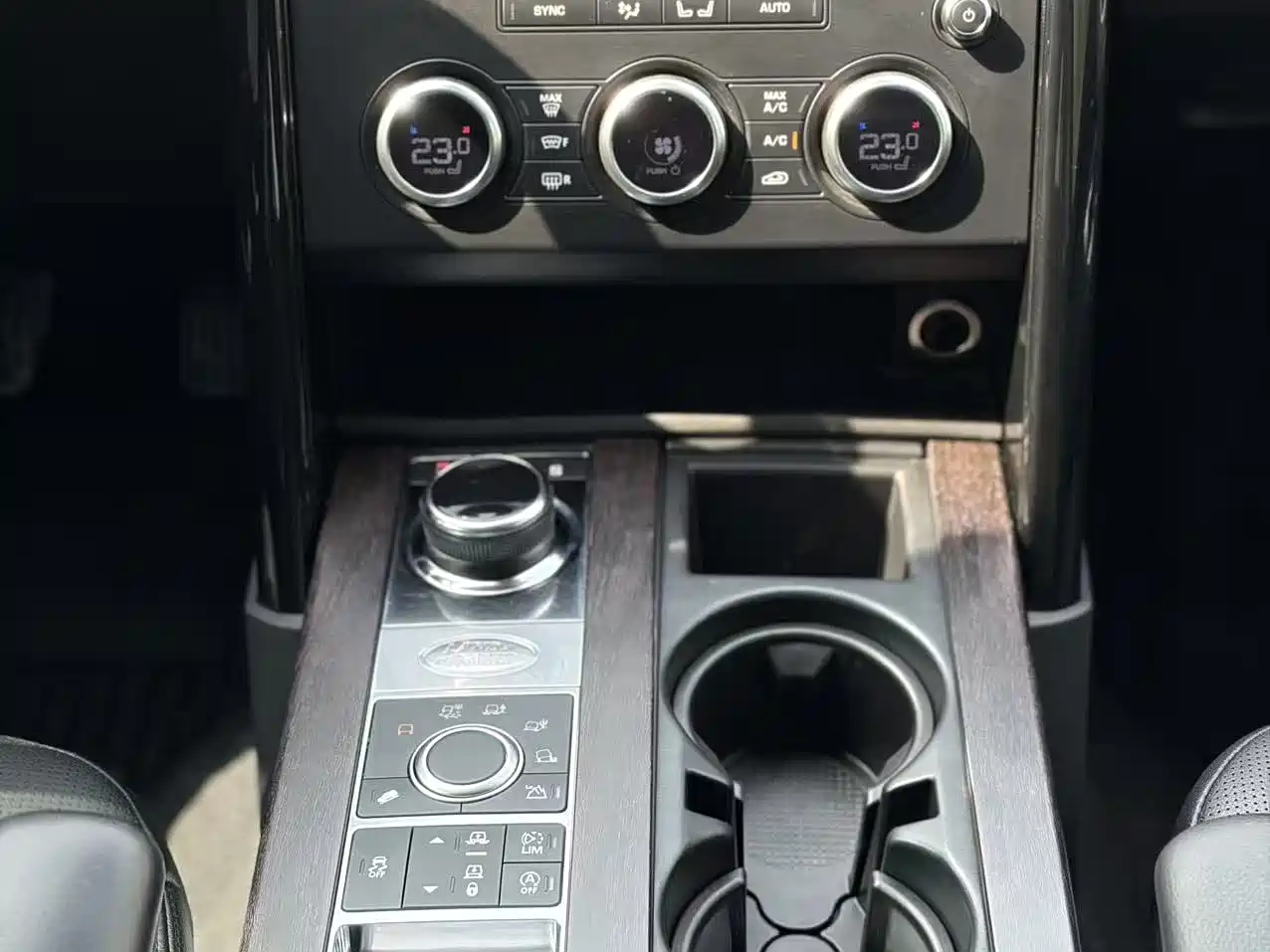 Land Rover Discovery 2017 3.0 SC V6 SE фото 7