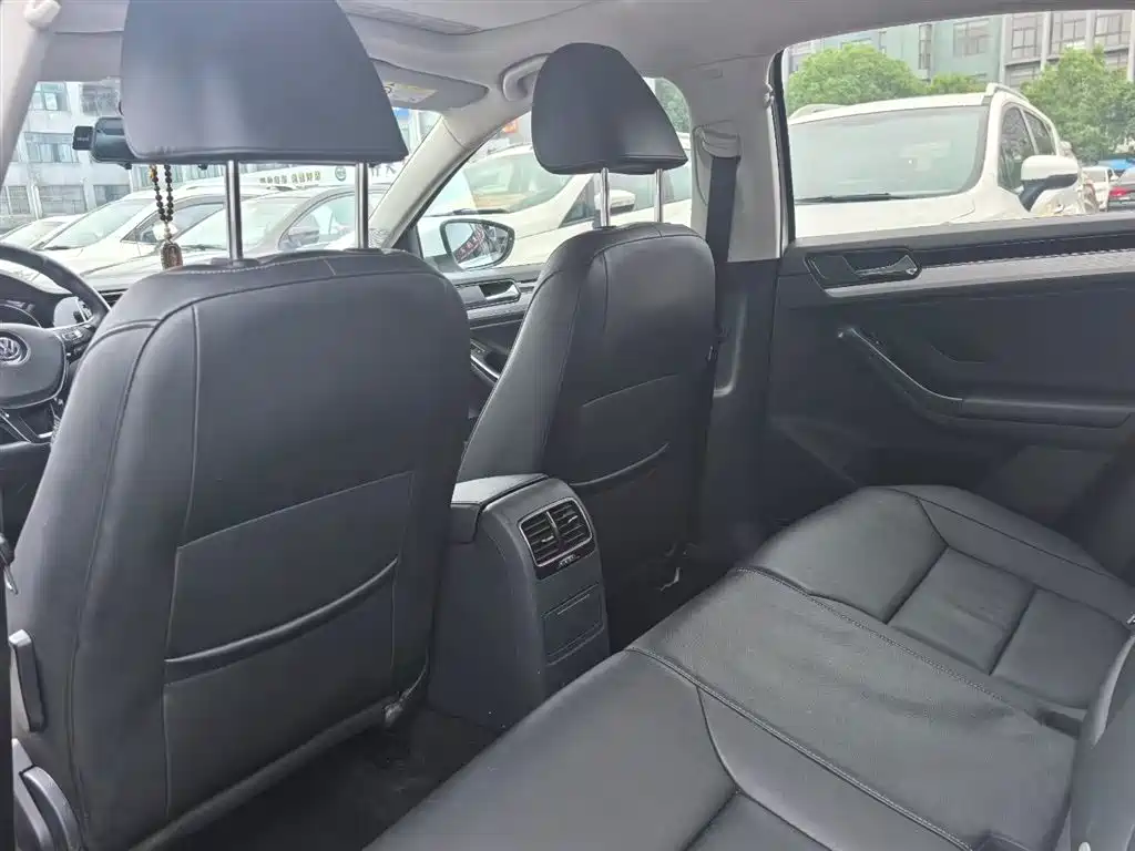 Volkswagen Sagitar 2018 280TSI DSG Spark Edition фото 6