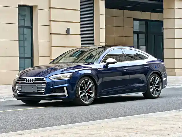 AUDI S5
