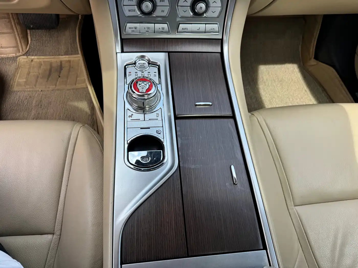 Jaguar XF 2013 2013 XF 2.0T Luxury Edition
