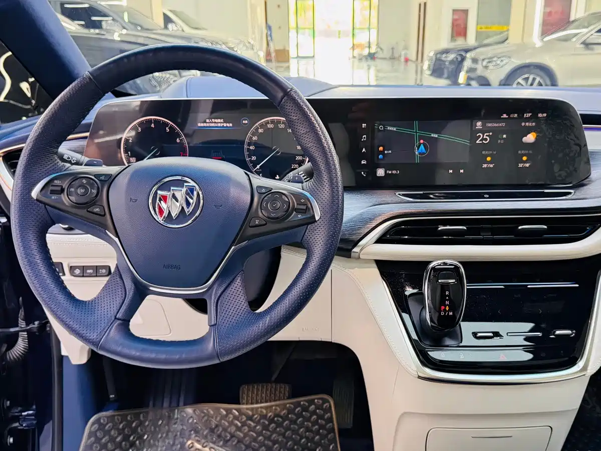 Фото 8 - Buick GL8