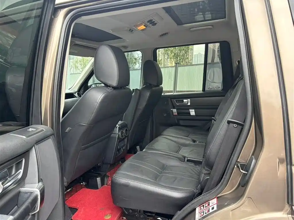 Land Rover Discovery 2013 3.0 SDV6 HSE Diesel фото 8