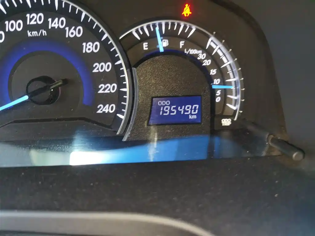 Toyota Camry 2015 2.0G Leading Edition фото 9