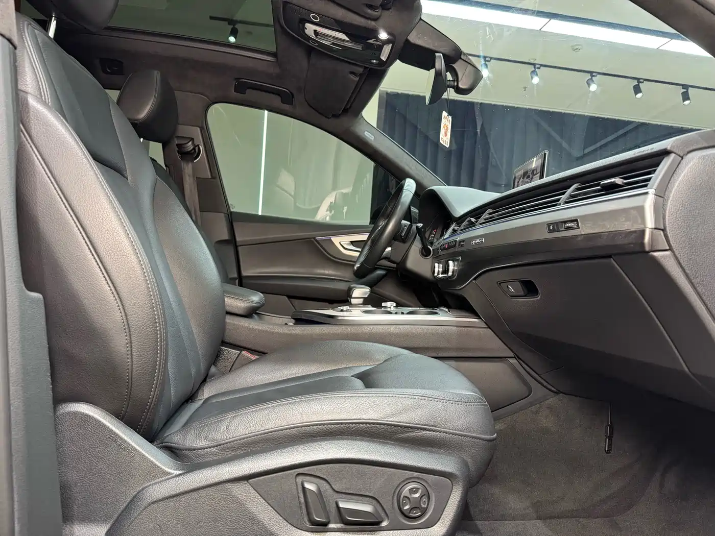 Audi Q7 2019 45 TFSI Comfort фото 33