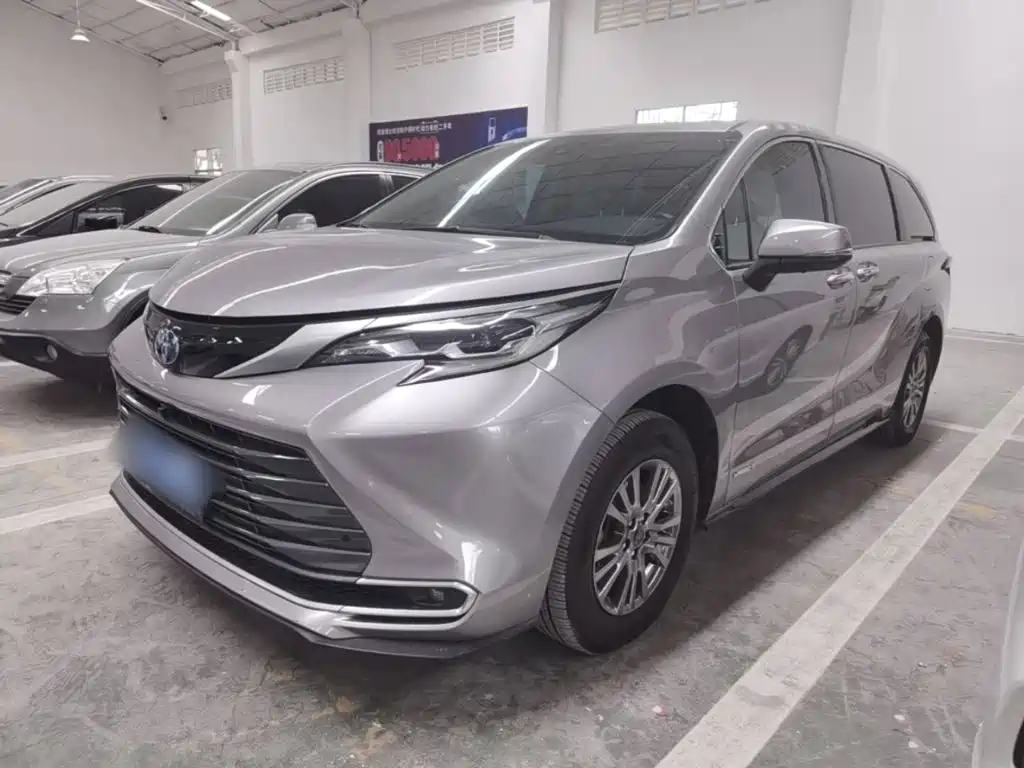 Toyota Sienna 2023 2.5L Hybrid Luxury Edition
