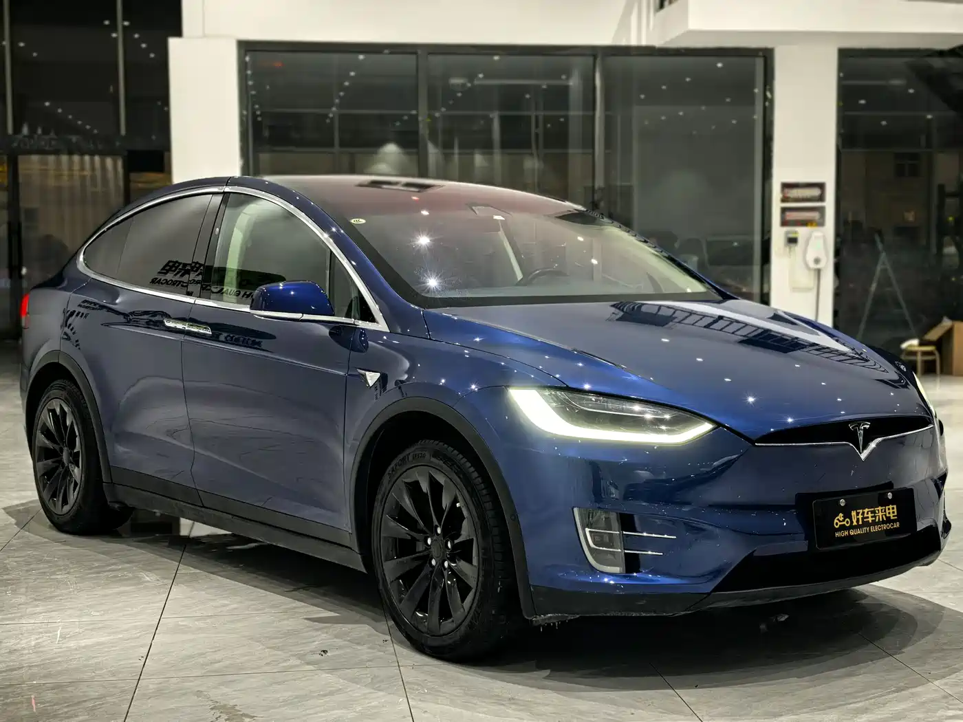 TESLA MODEL X