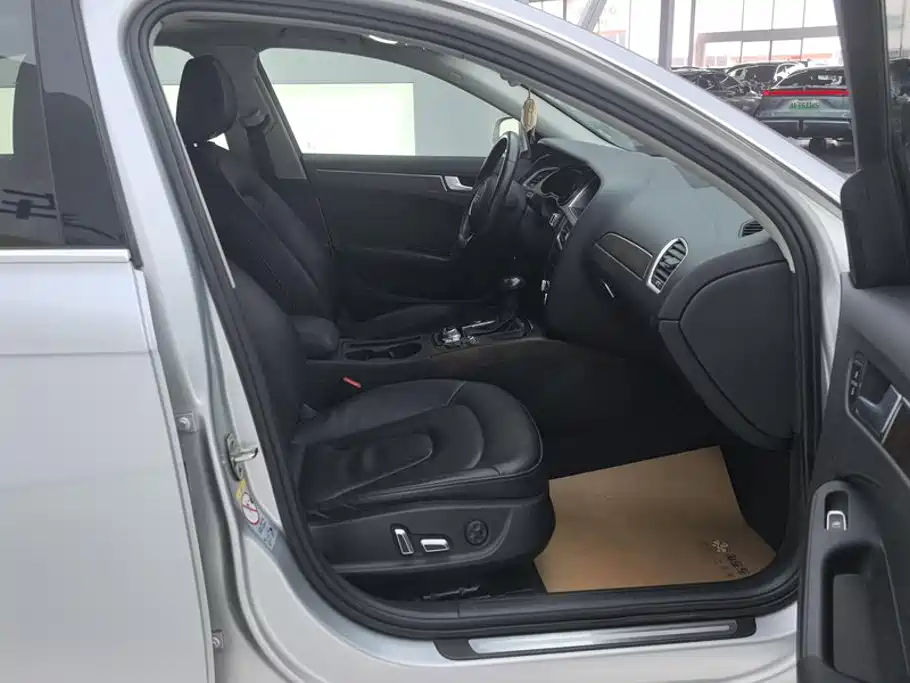 Фото 8 - Audi A4L