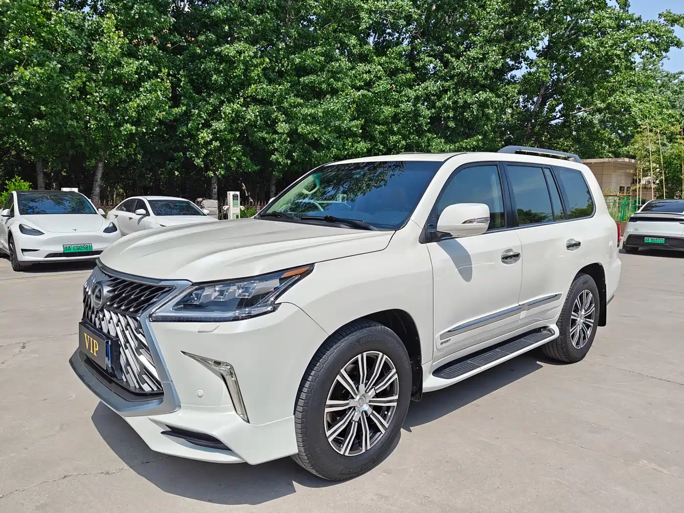 Lexus LX