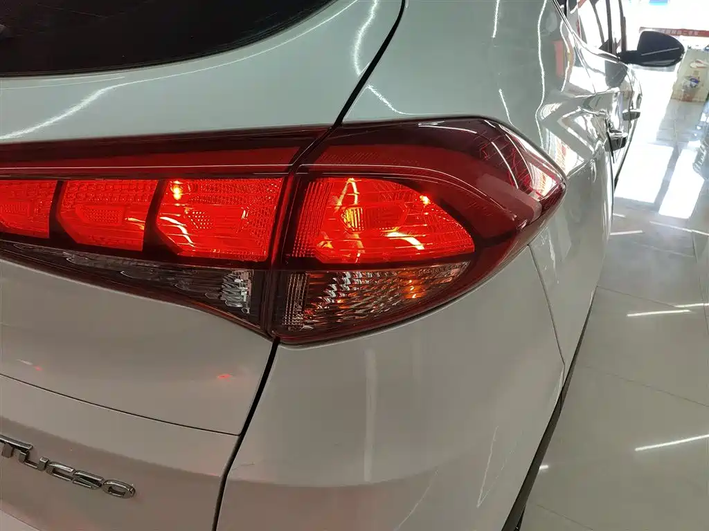 Hyundai Tucson 2015 1.6T Dual Clutch 2WD Smart фото 8