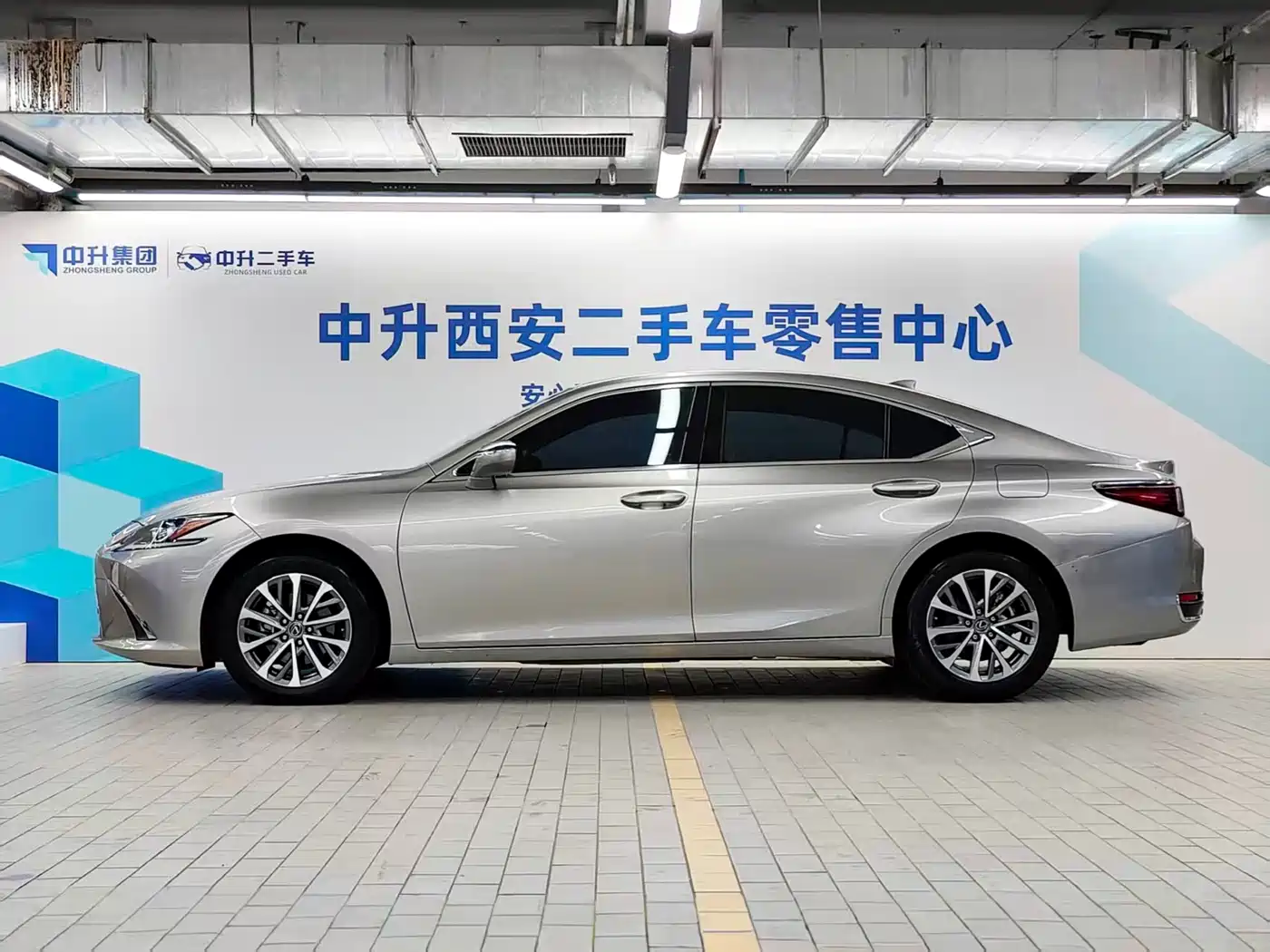 Lexus ES 2021 200 Excellence Edition фото 3