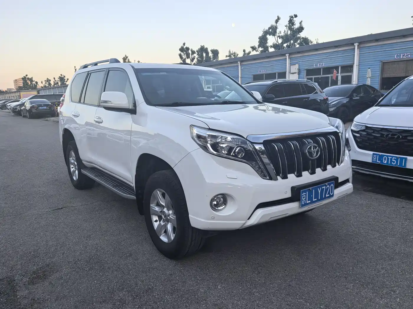Toyota Prado 2014 4.0L Automatic TX-L фото 2
