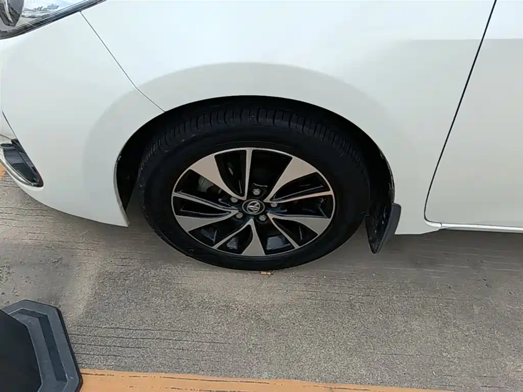 Toyota Levin 2018 185T CVT Premium Edition China V фото 23