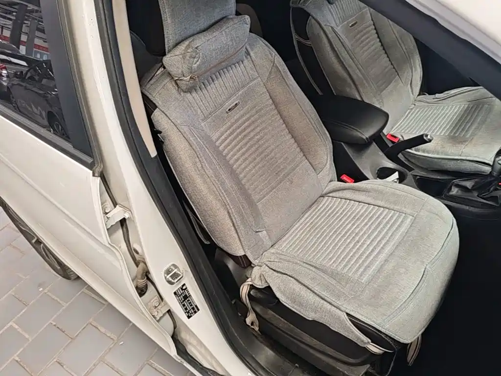 Baojun 730 2020 2019 1.5T CVT Fashion Edition 7-Seater China VI