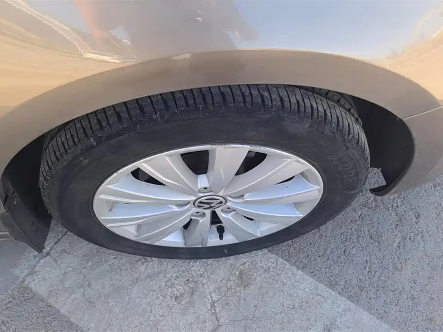 Volkswagen Sagitar 2014 Facelift 1.6L Automatic Comfort фото 6