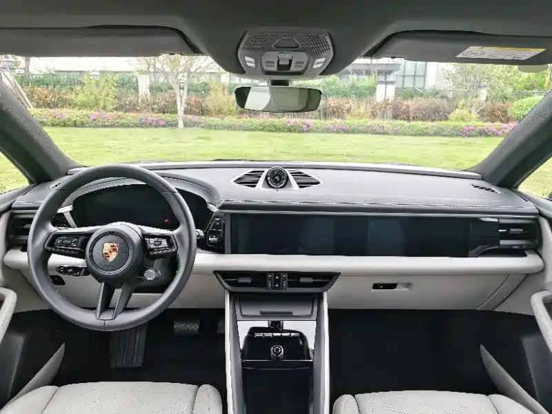 PORSCHE MACAN NEW ENERGY