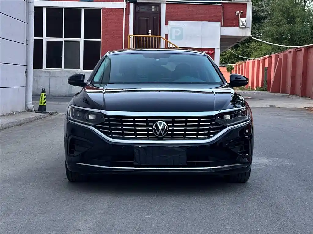 Volkswagen Passat 2023 280TSI Elite Edition фото 2