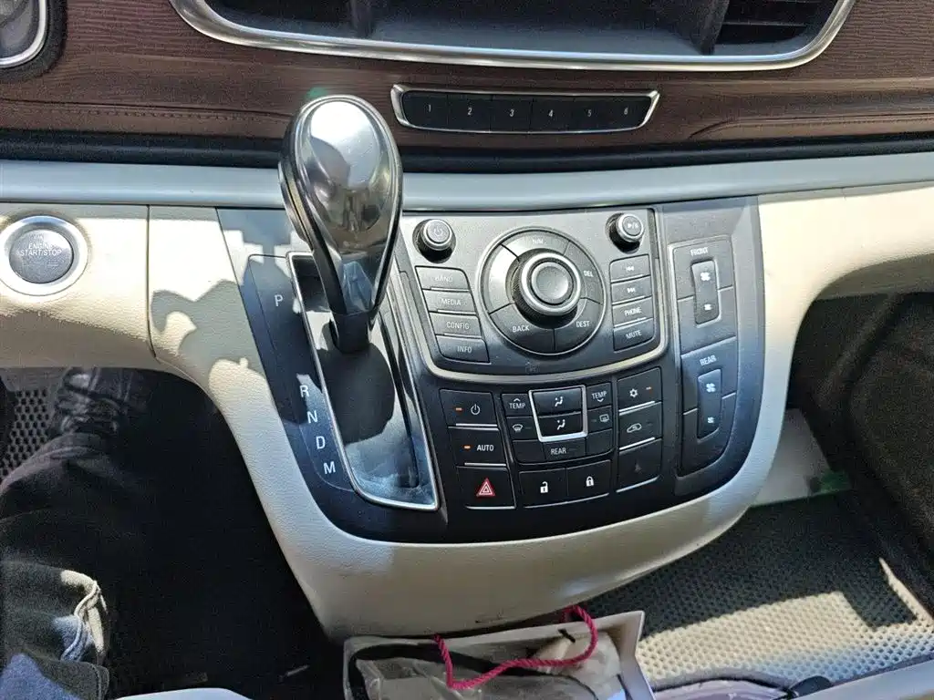 Buick GL8 2014 2.4L LT Luxury Business Executive фото 7
