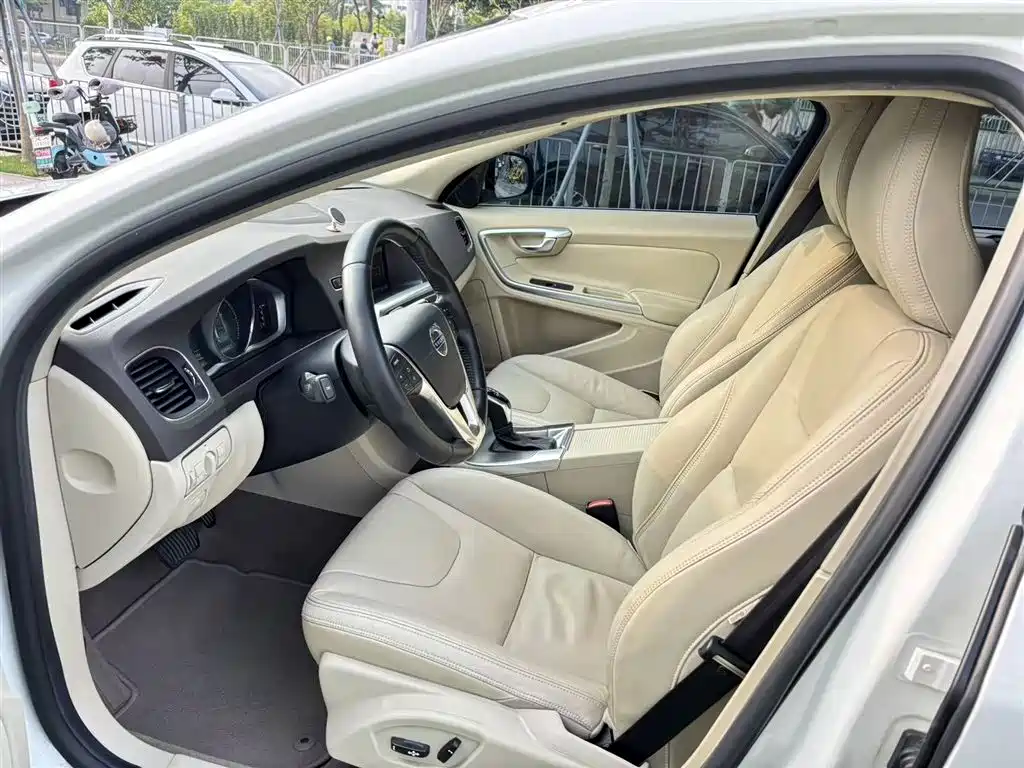 Volvo S60 2014 2014 Volvo S60L T5 Zhi Yu Edition