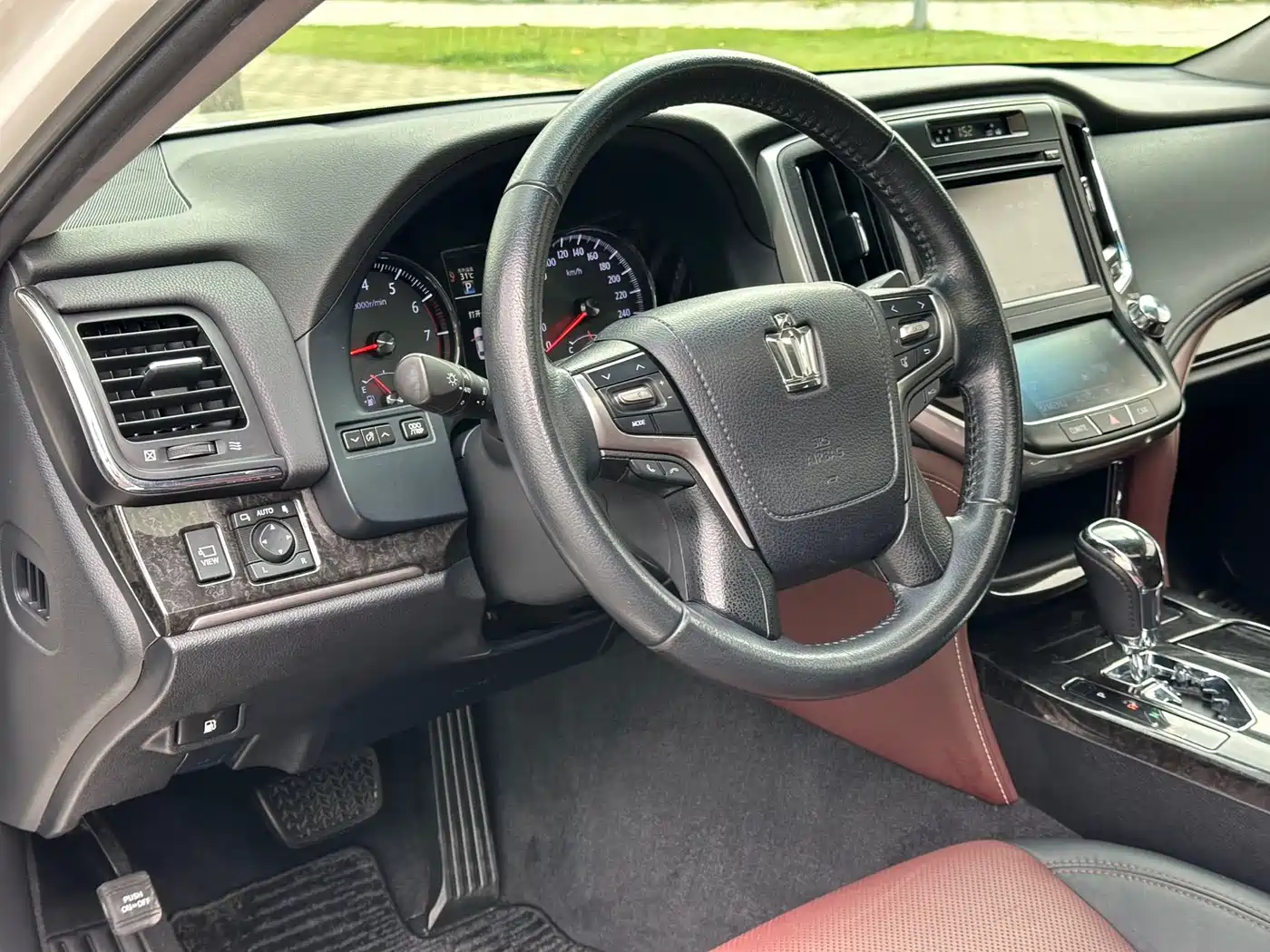 Toyota Crown 2018 2.0T Sport Edition фото 8