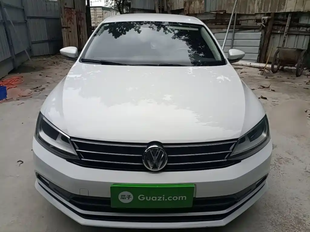 صورة 20 - Volkswagen Sagitar