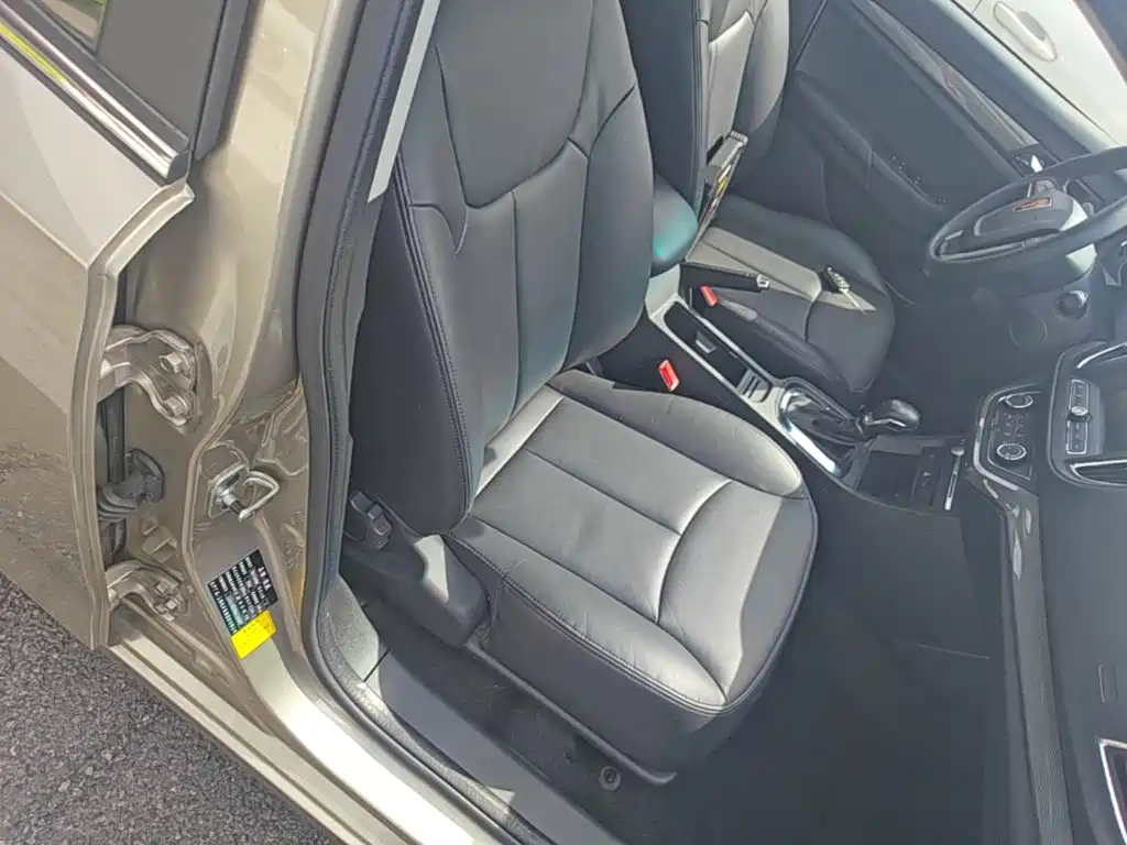 Roewe 360 2017 2017 1.5L Auto Luxury Edition