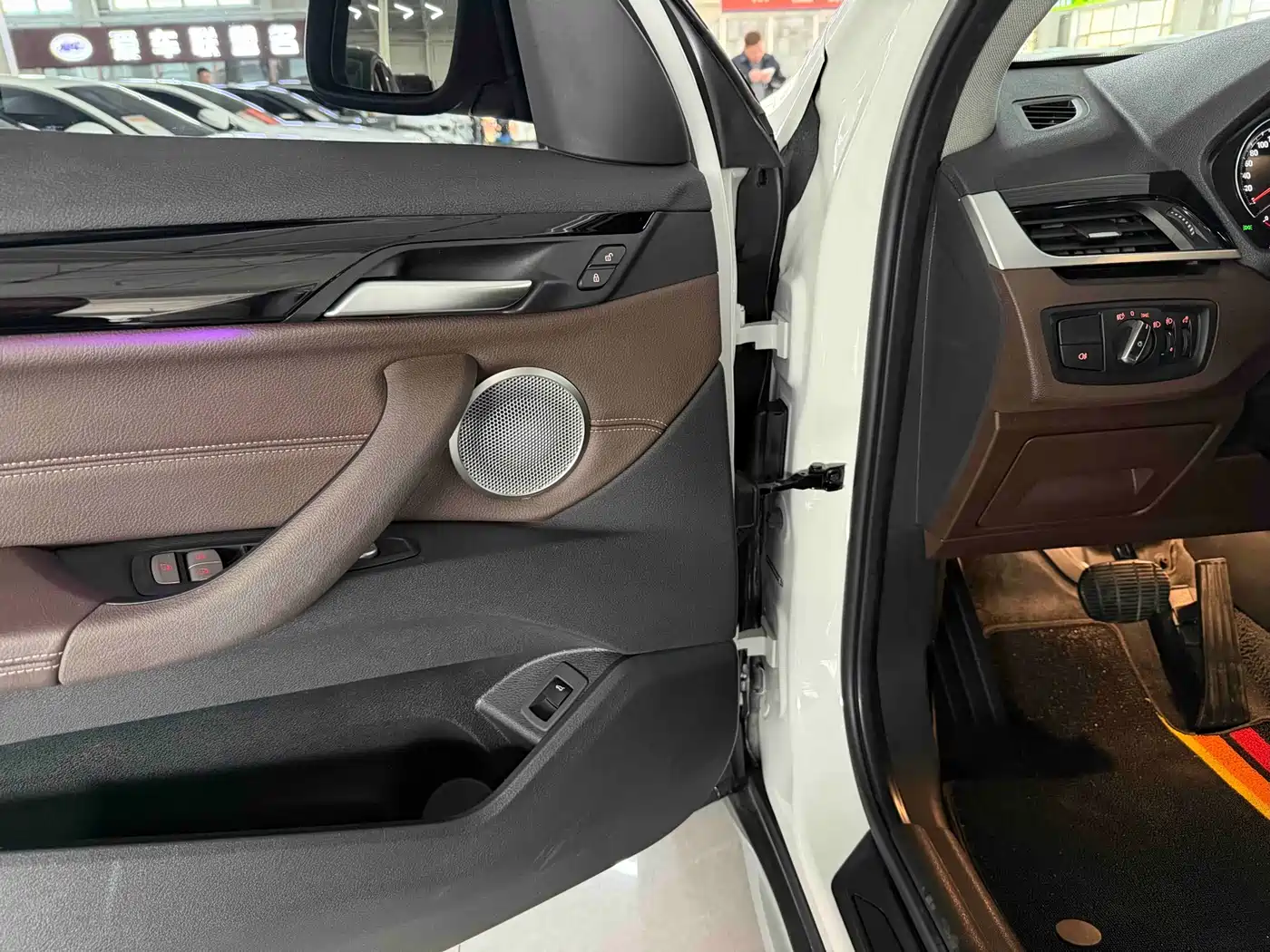 BMW X1 2022 sDrive20Li Fashion фото 9