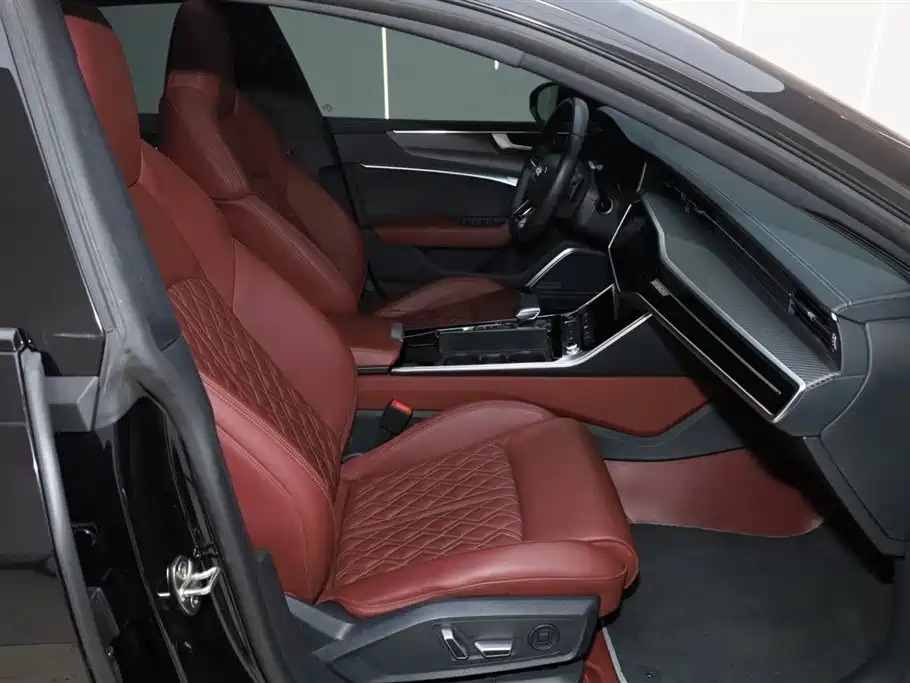 AUDI A7L