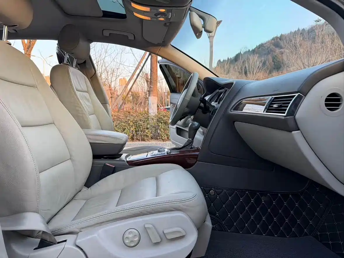 Photo 10 - Audi A6L