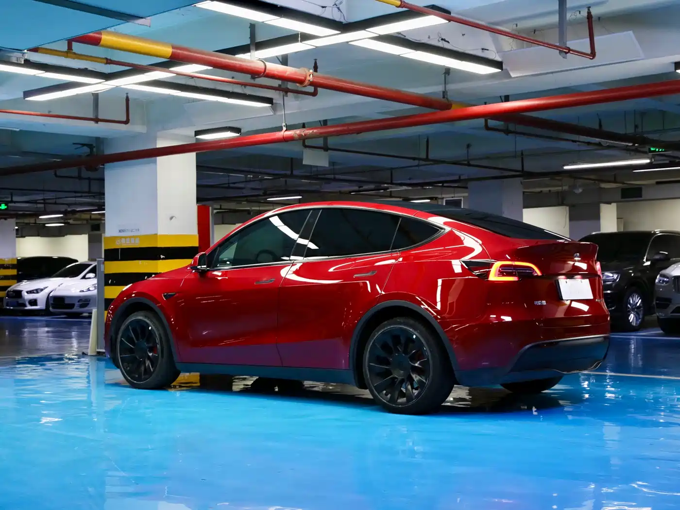 TESLA MODEL Y
