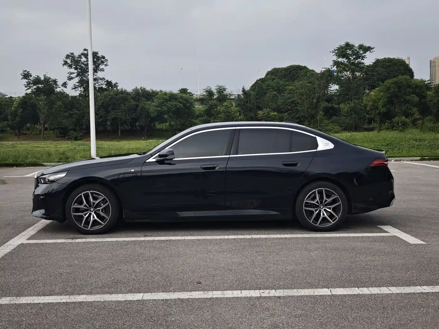 BMW i5 2024 eDrive 35L M Sport Package фото 2