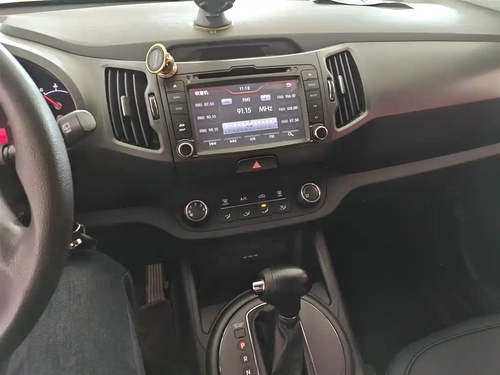 Kia Sportage 2014 2.0L Automatic 2WD GL Edition фото 13