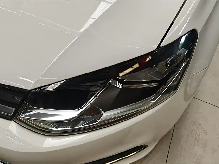 Volkswagen Polo 2016 1.6L Automatic Comfort фото 5