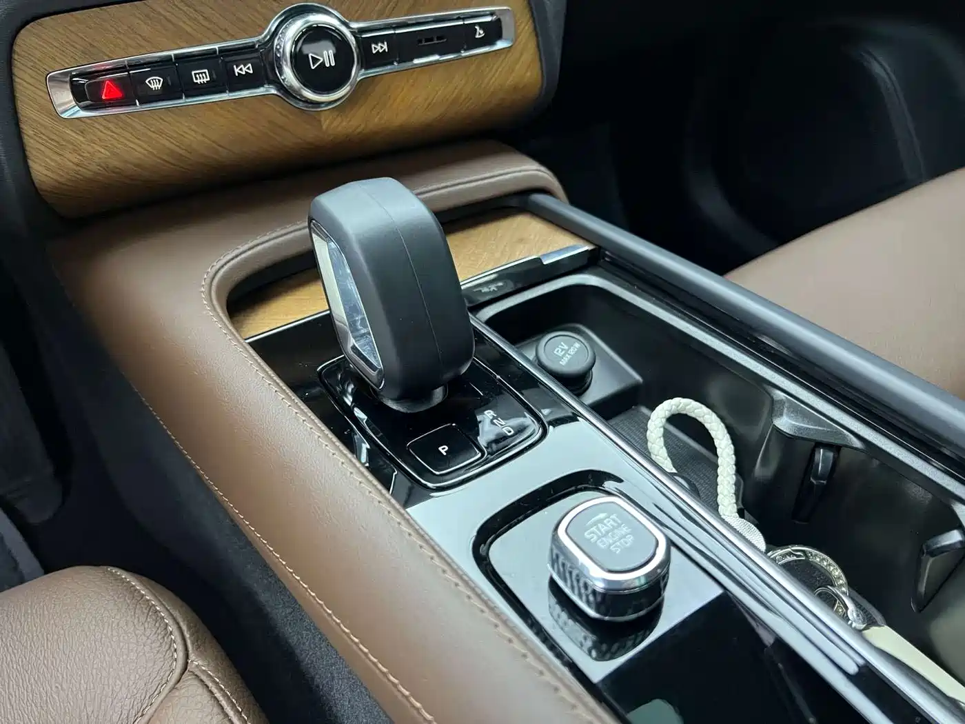 Volvo XC90 2024 2024 B6 Elegance Luxury 7-Seater