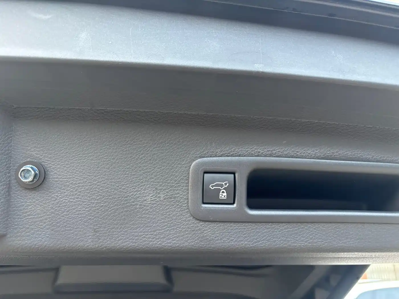Toyota Sienna 2023 2.5L Hybrid Premium Edition фото 28