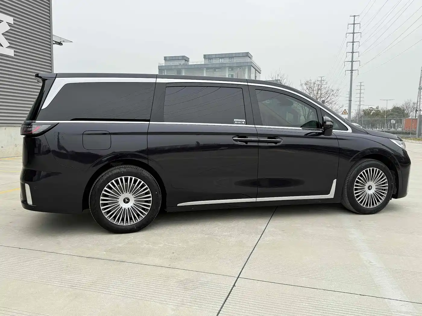 Voyah Auto Voyah Dreamer 2025 PHEV AWD Excellent Kunpeng Edition фото 10