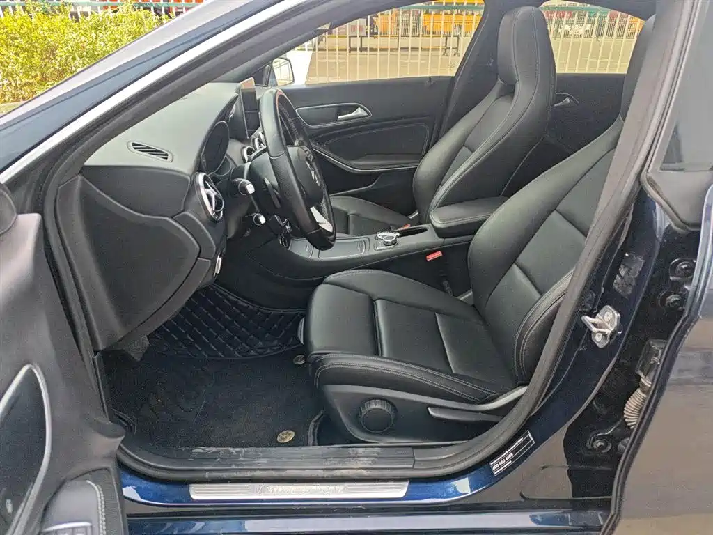 Mercedes-Benz CLA (Import) 2018 CLA 200 Dynamic Edition фото 6